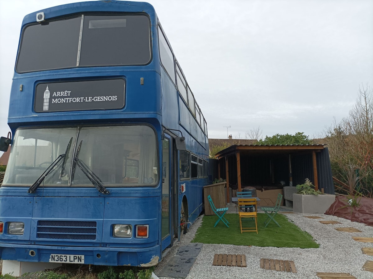 bus anglais 4/5 personnes
 avec jacuzzi