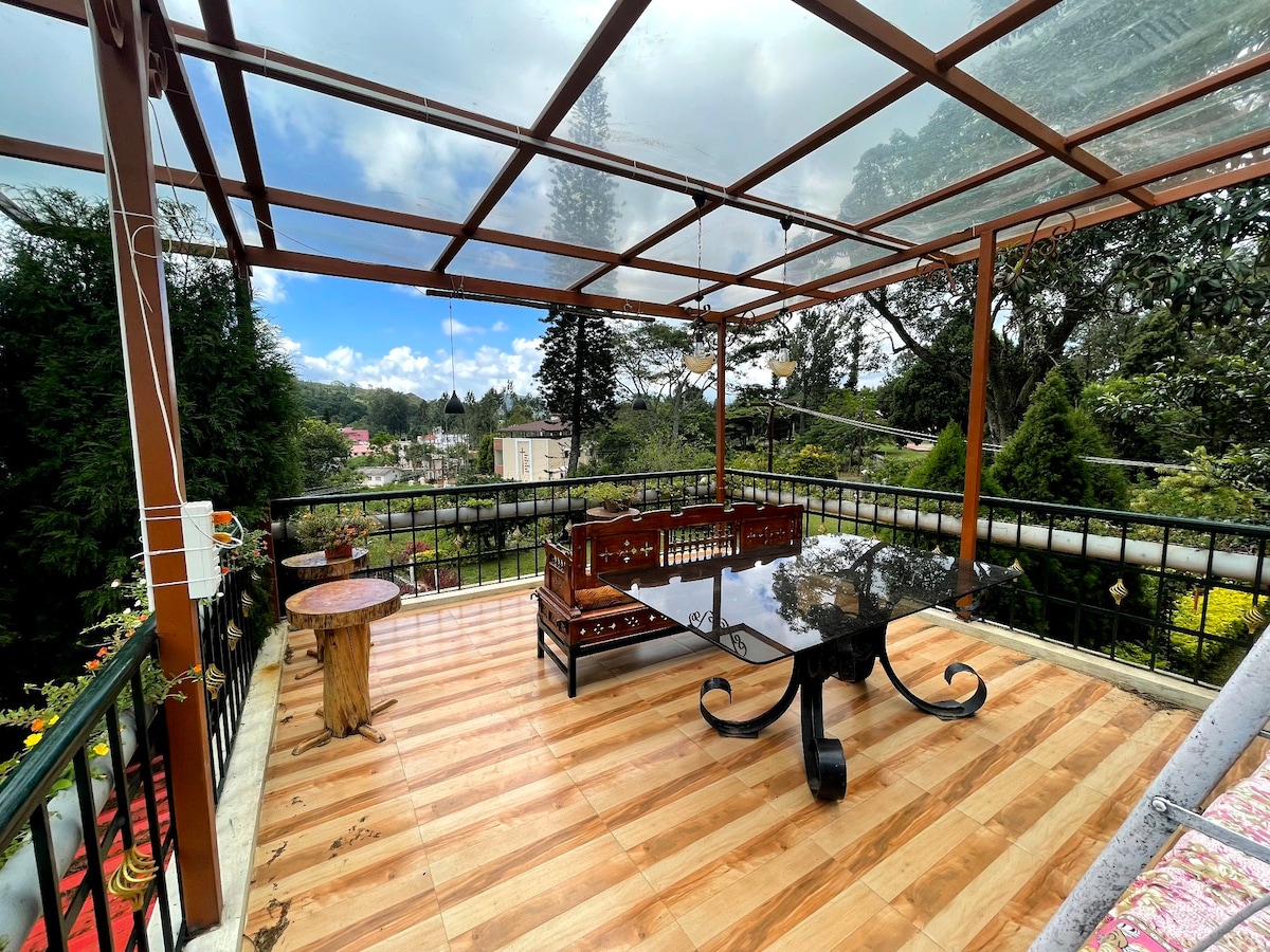 Starview Castle in the Air - Nature Lovers Cabin.