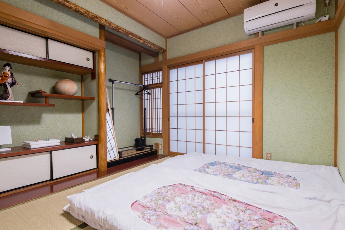 Unforgettable Japanese Experience at Hostel-8