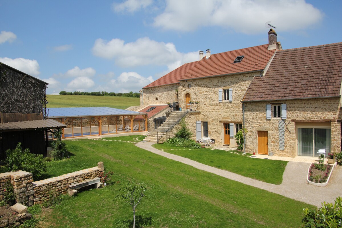 Au porche Vauban,  La Chambre Rouge