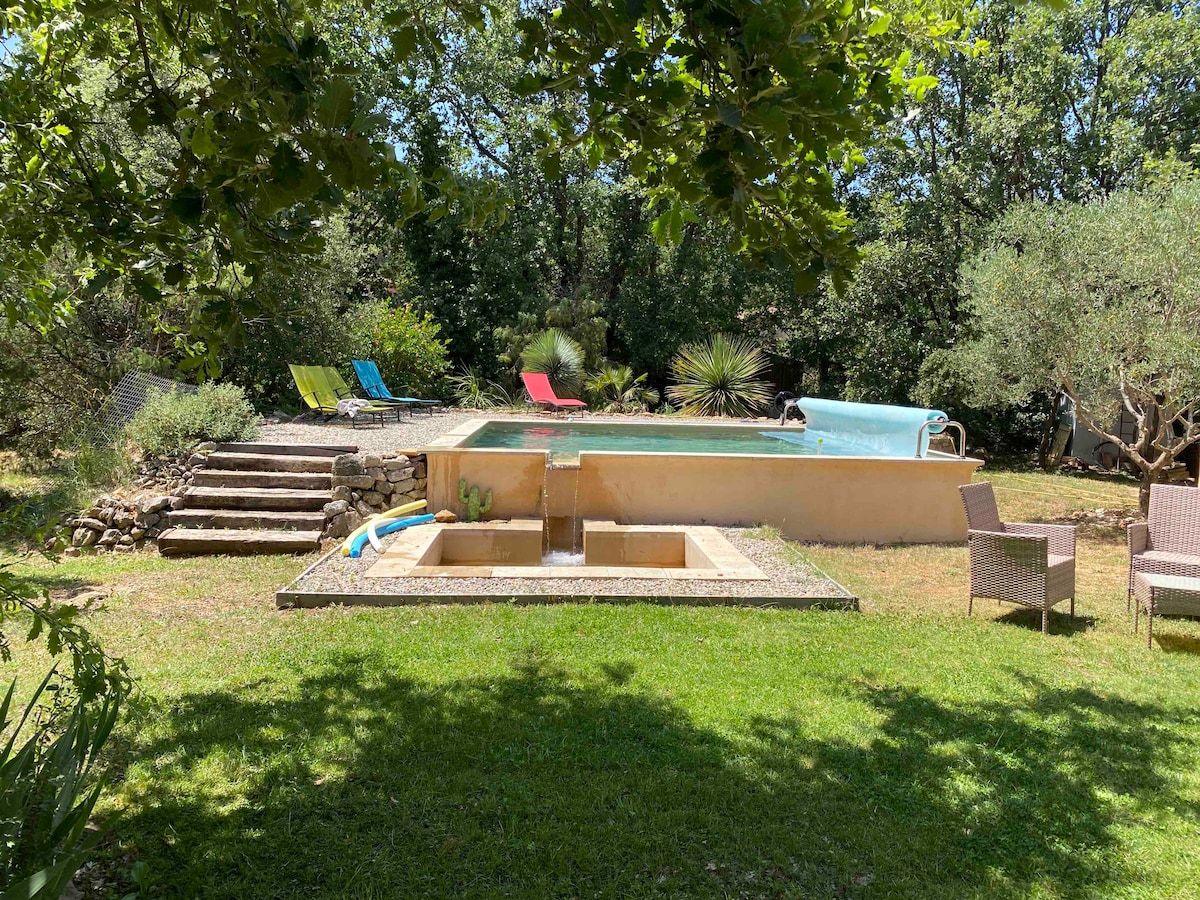 mas provençal avec piscine au calme