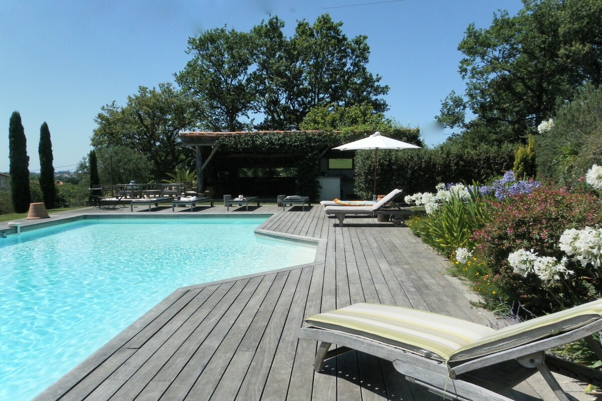 HOUSE POOL GARDEN CALM NEAR BIARRITZ