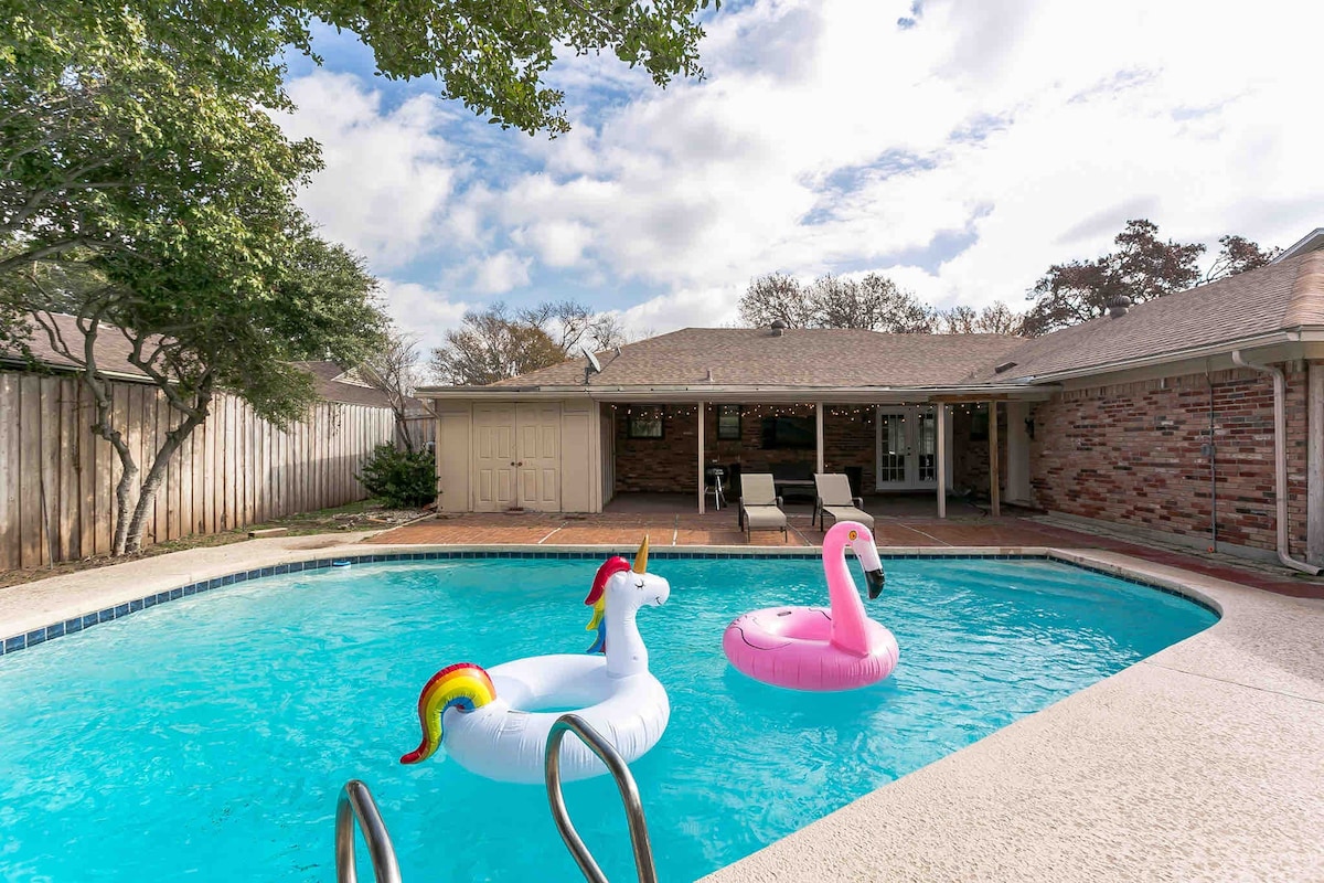 Cozy Chic Home w/Pool | 10 min to Downtown/DFW