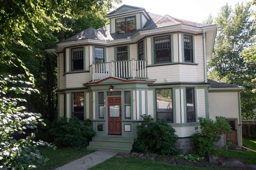 1898 -  Beautifully Heritage Home