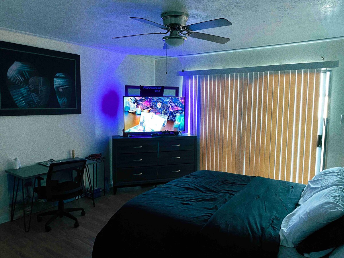 One master bedroom right by the NRG Stadium