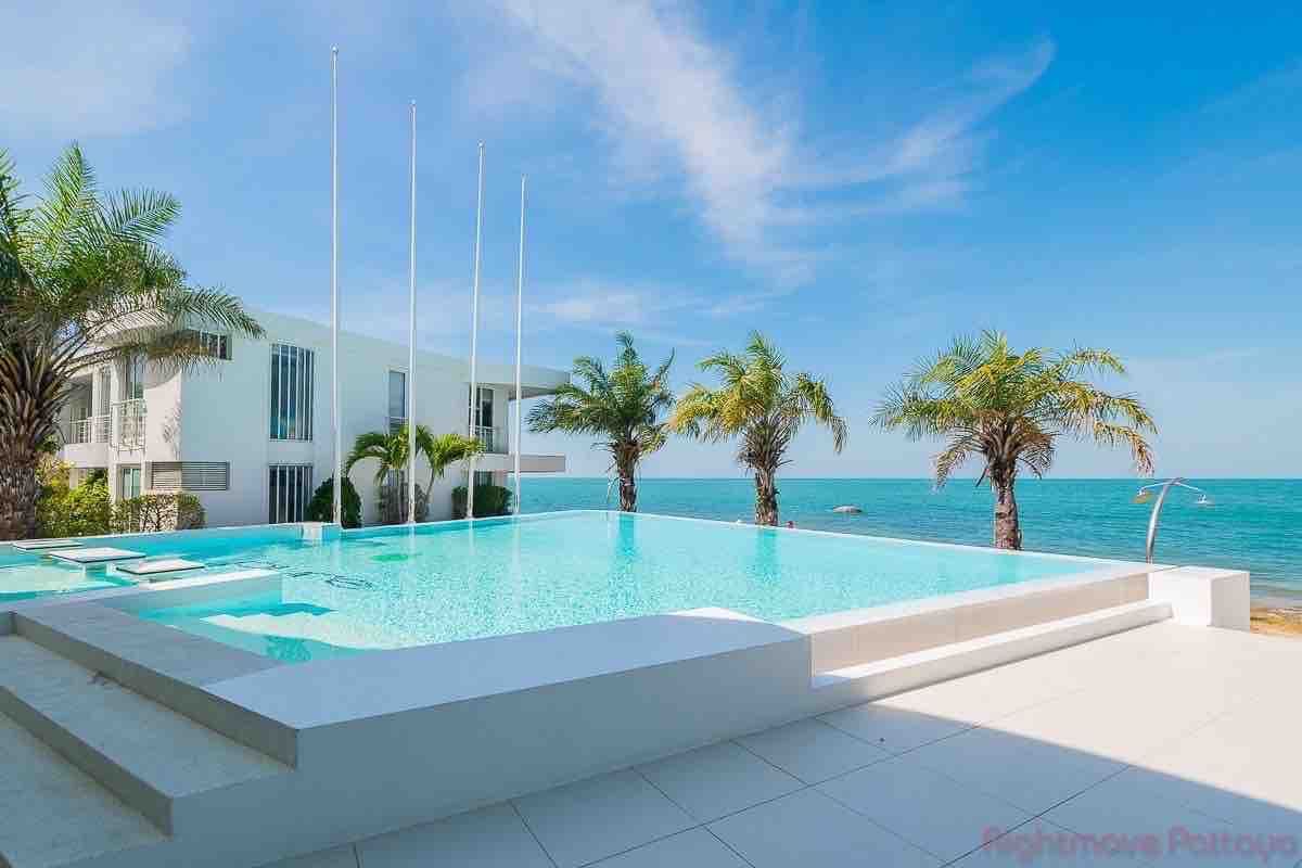 Exotic Beach Front 2BR Na Jomtien
