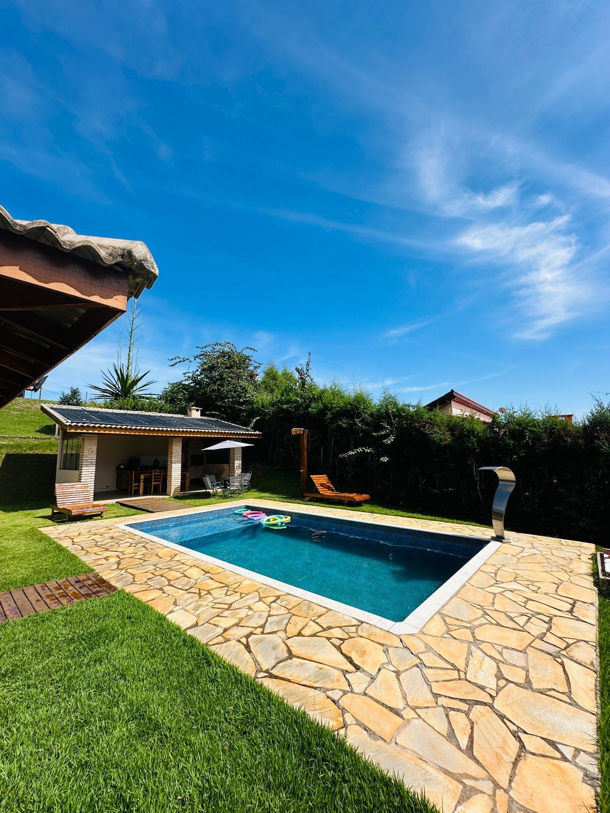 Chácara Cond. Fechado: Piscina, Lazer e Natureza!