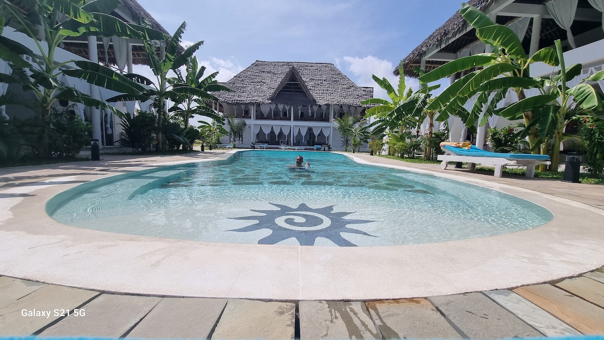 BahatiHouse
in Jua Resort