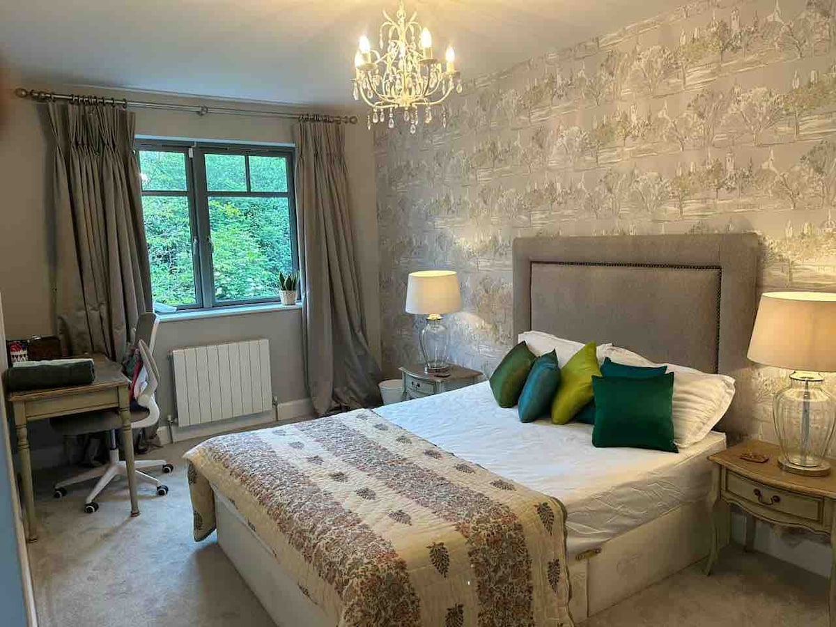 Private Room in Bray! (Direct bus to Dublin City)