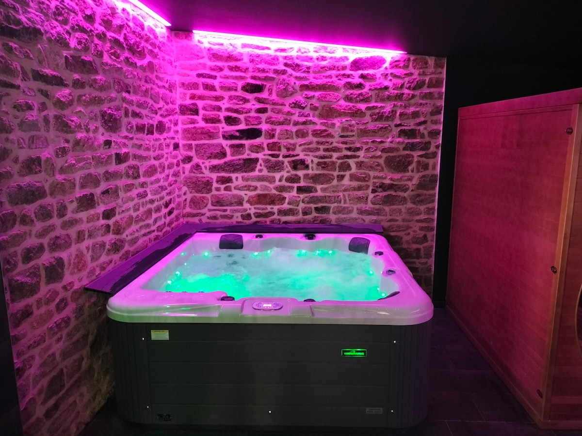 Le jardin Médicis avec jacuzzi et sauna