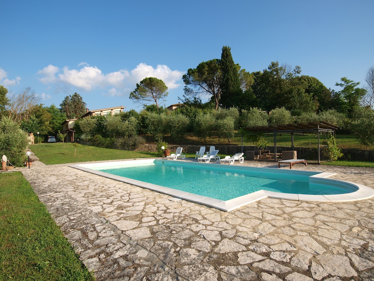 Villa con piscina a 10 minuti dal centro di Siena