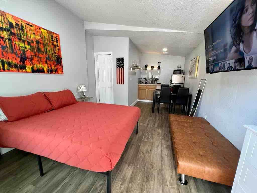 11. Brand New Tiny Home Airpt. Dolphin, Mall Doral