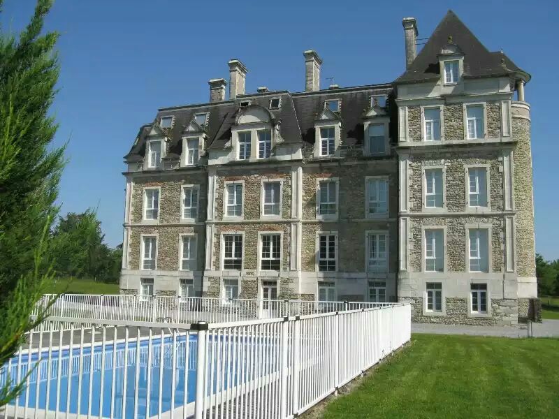 CHATEAU ESCOS0 CERCA BIARRITZ
(tlf.0034696269524)