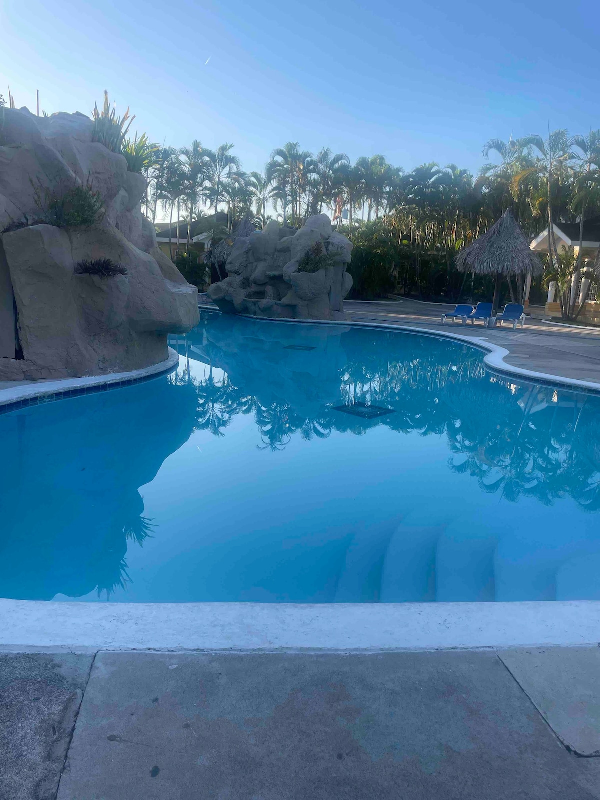 Cozy Villa at Hotel Palma Real Pool-Side view