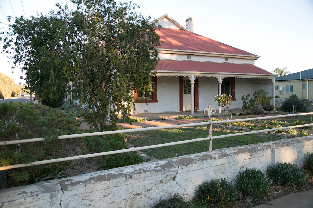 Alex 's Country House