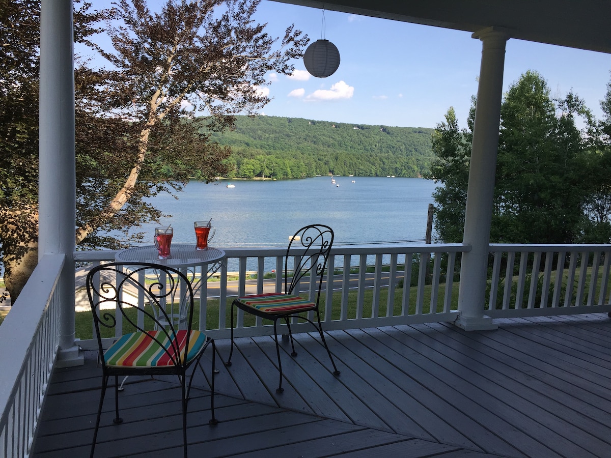 伯克希尔湖滨房屋（ Berkshire Lakefront House ） ，景观迷人