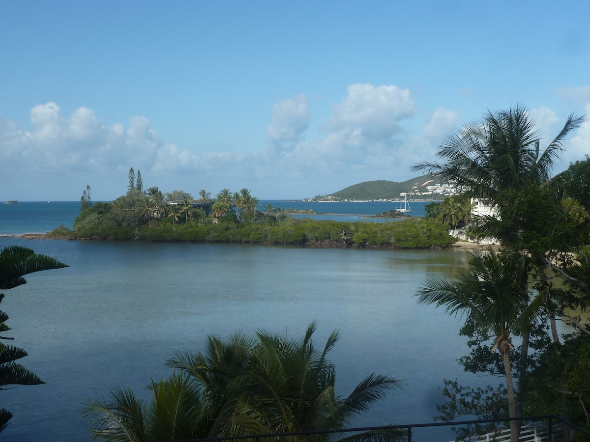 Studio à Nouméa au bord de l'eau, vue sur le lagon