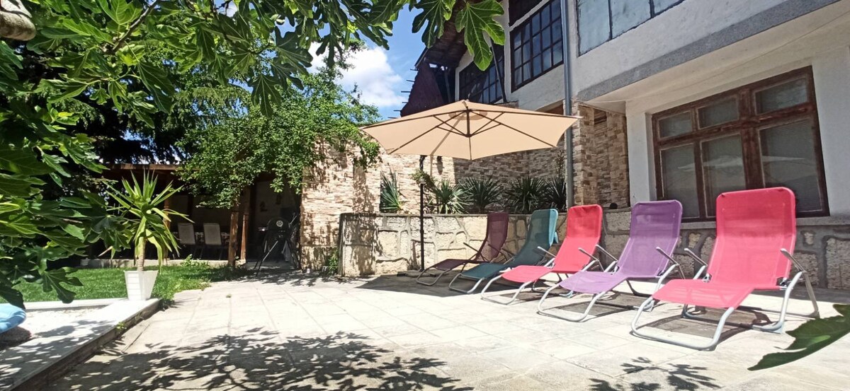 安静的Varna别墅，带泳池和生物花园