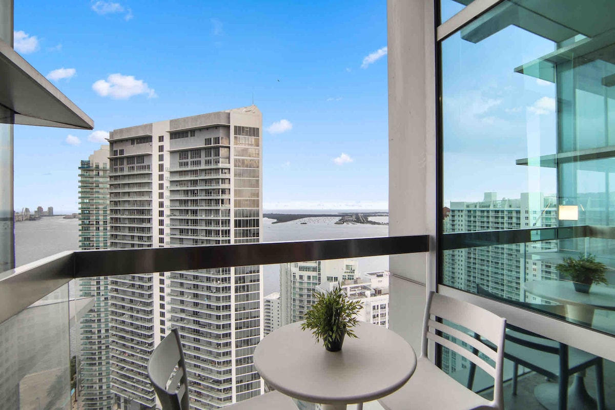 Stunning Bay/Ocean View Condo in Brickell