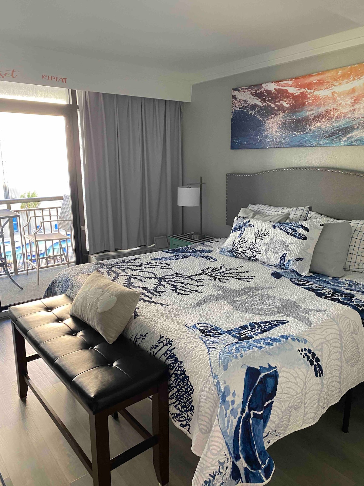 Beach Hideaway - Grande Cayman Resort MB *King bed