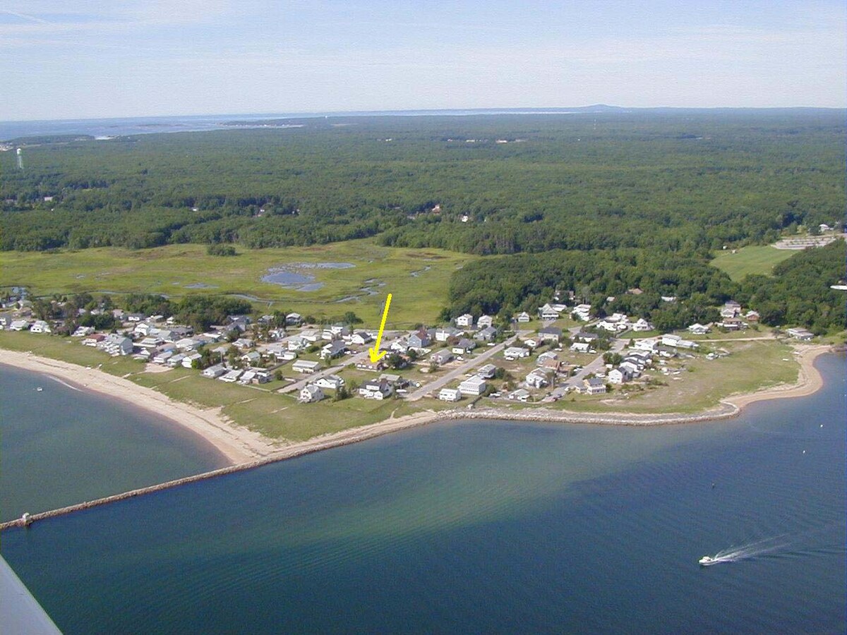 Coastal Cottage w/ 2BR, Beach Access & Ocean Views