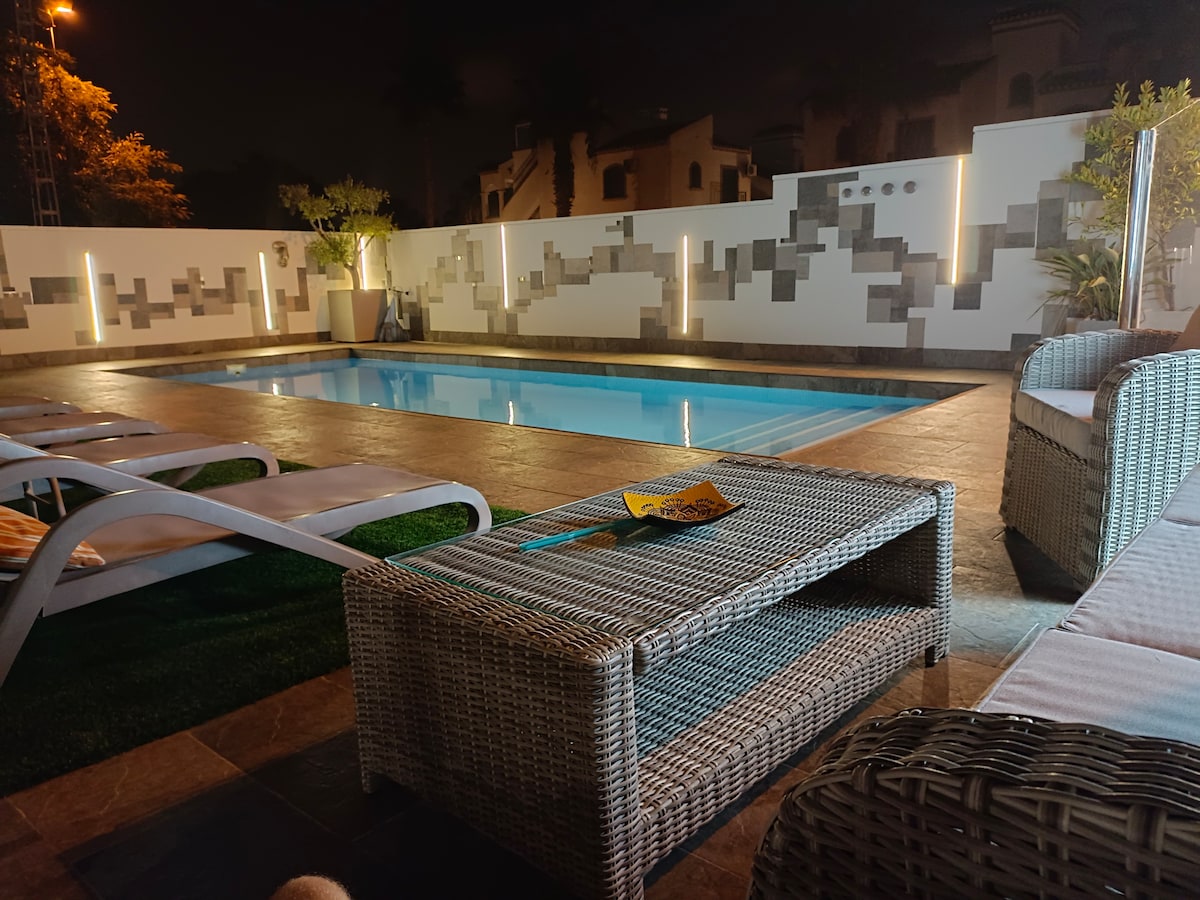 Luxurious Apartment with private pool, Villamartin