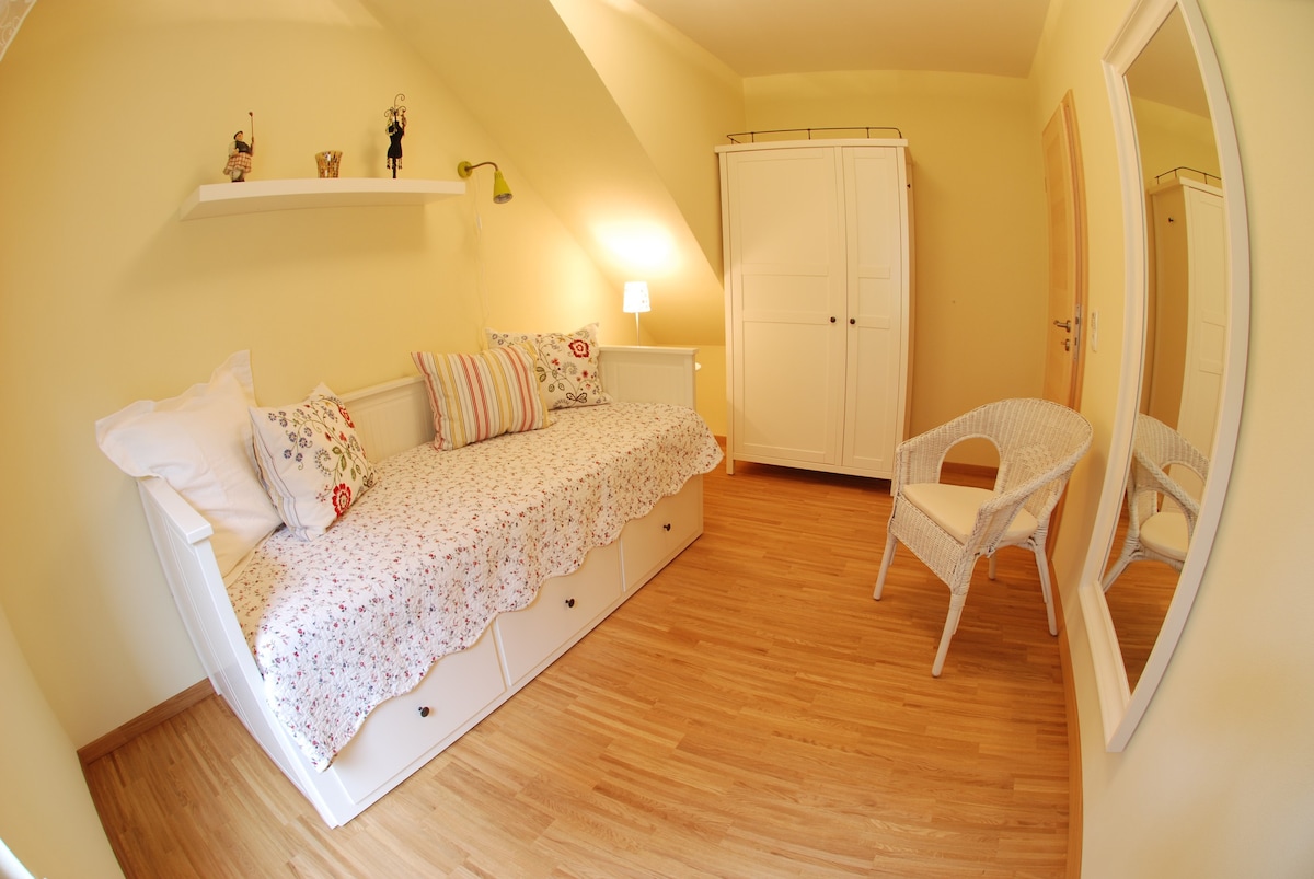 公寓Rothmund （乌尔丁根-穆尔霍芬） ， Casa Roja ， 70平方米， 2间卧室，最多6人