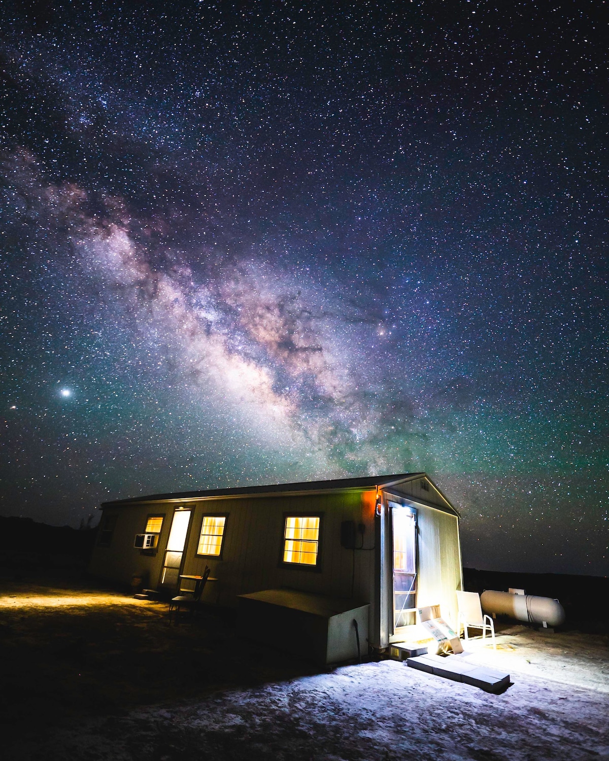 Wrens Nest Off Grid Cabin at Redbluff