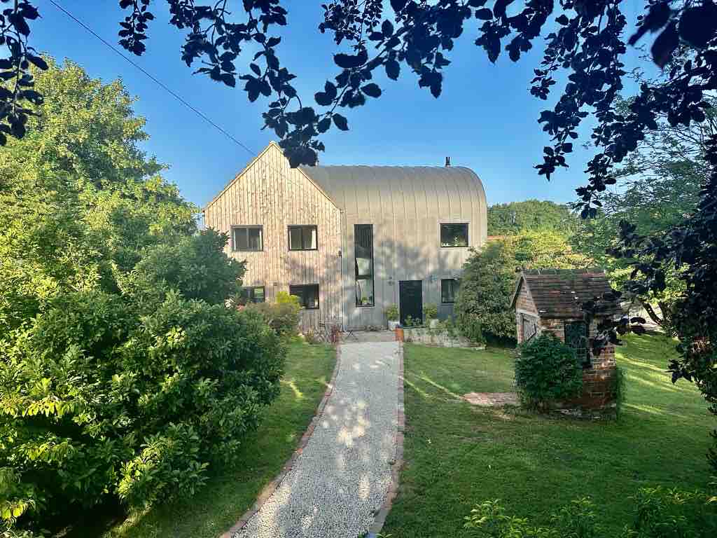 Elm Tree with Hot tub, Sauna & beautiful garden