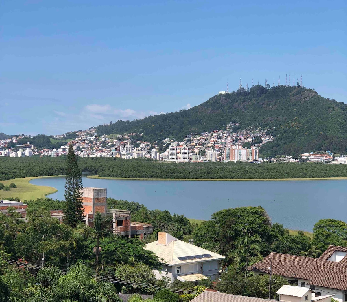 Apt-Luxo-Frente-Mar-Florianópolis