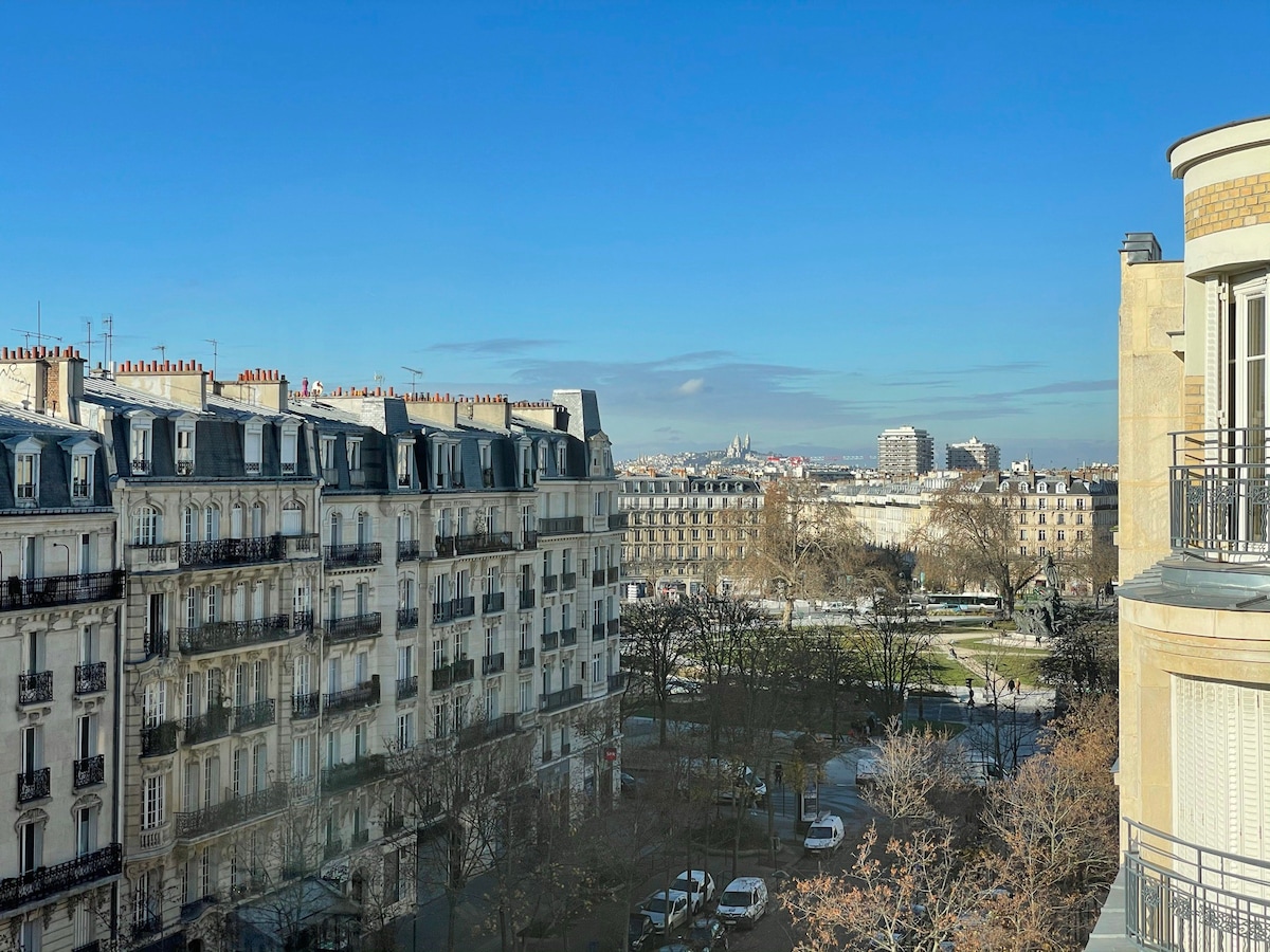 Private room in appartement with a view