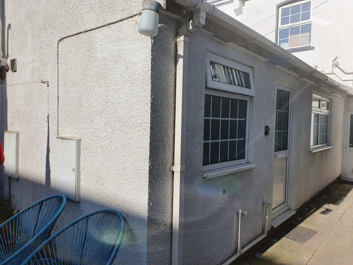 Studio flat in Bude town centre, Cornwall