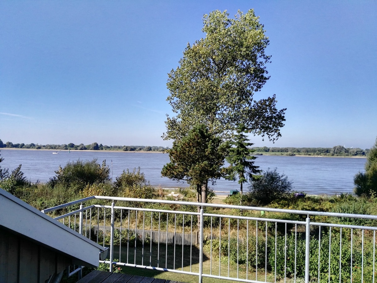 The Möwennest, Strandap. Inselmaedchen Harriersand