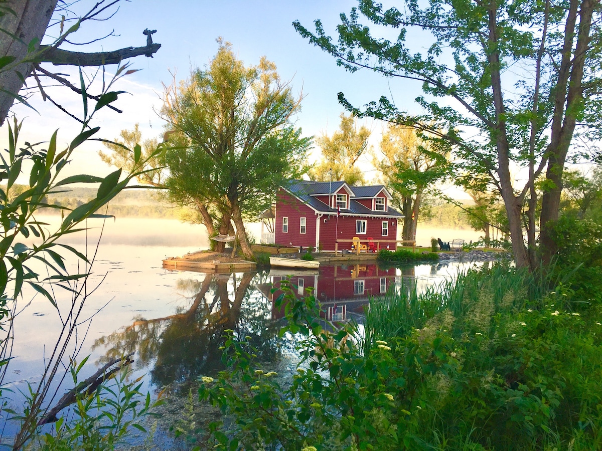 Island Cabin - The Paddle Inn