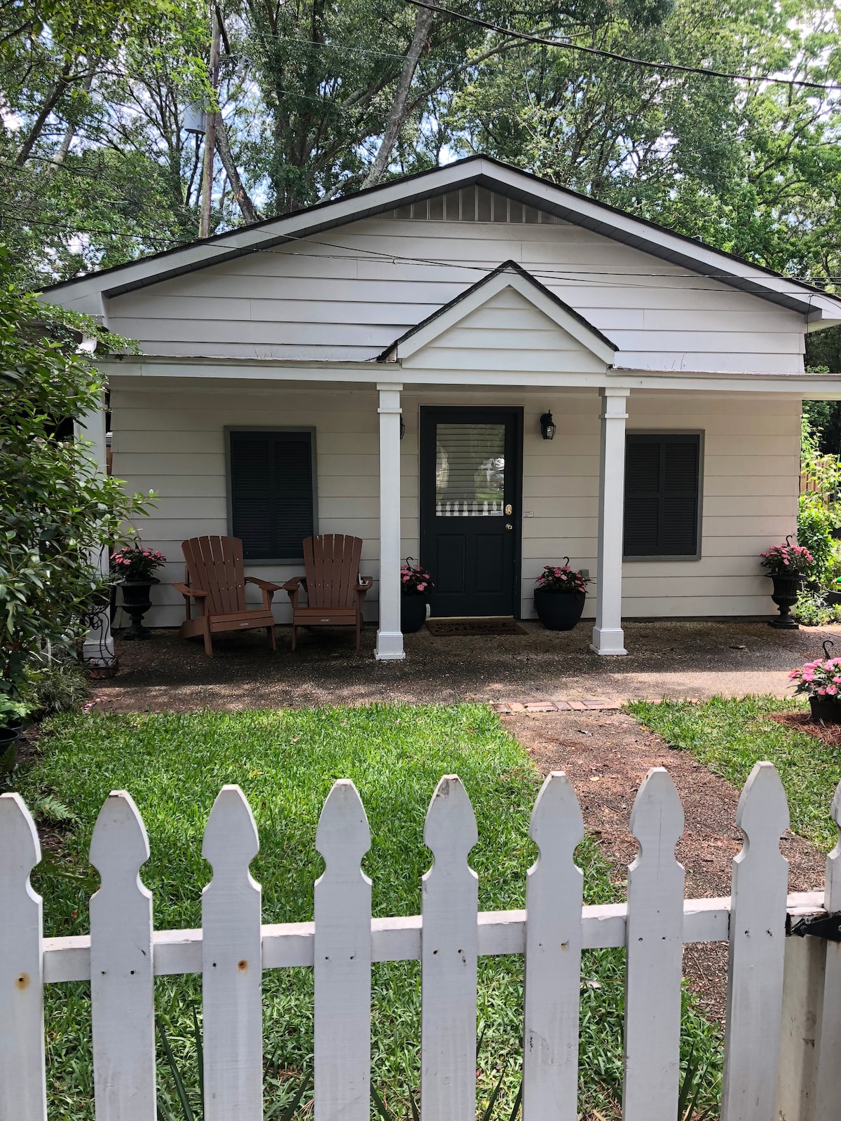 Southern Charm Carriage House