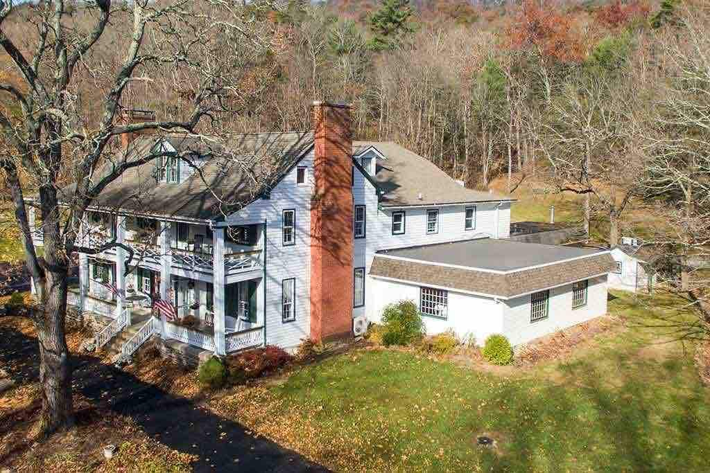 The Buckhorn - Historic Inn in the National Forest