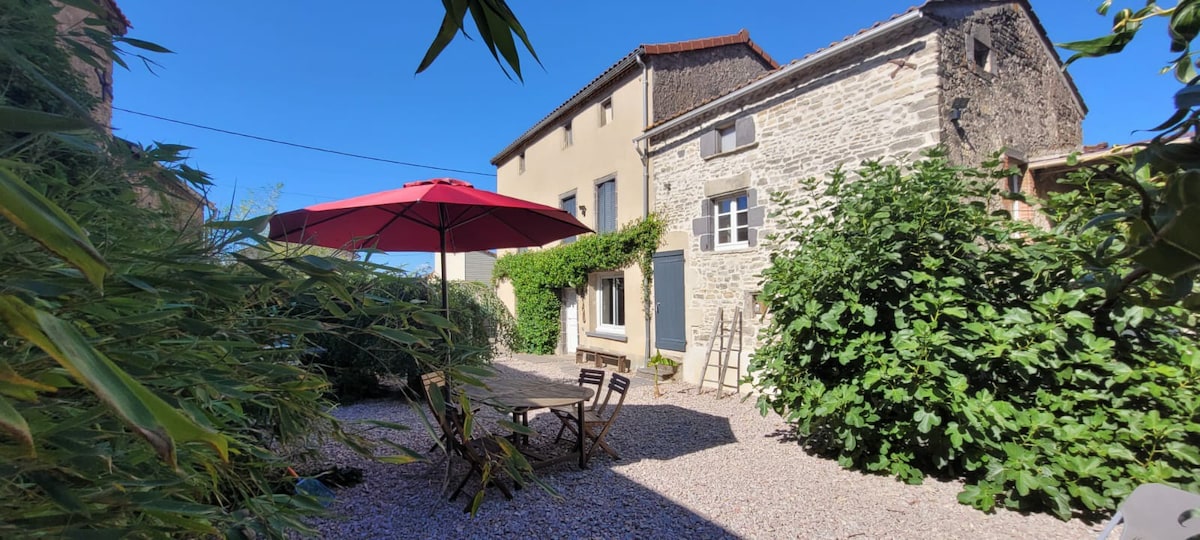 gîte indépendant dans  petit corps de ferme