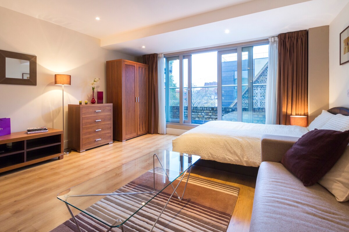Clerkenwell Flat with balcony, Central London (N)