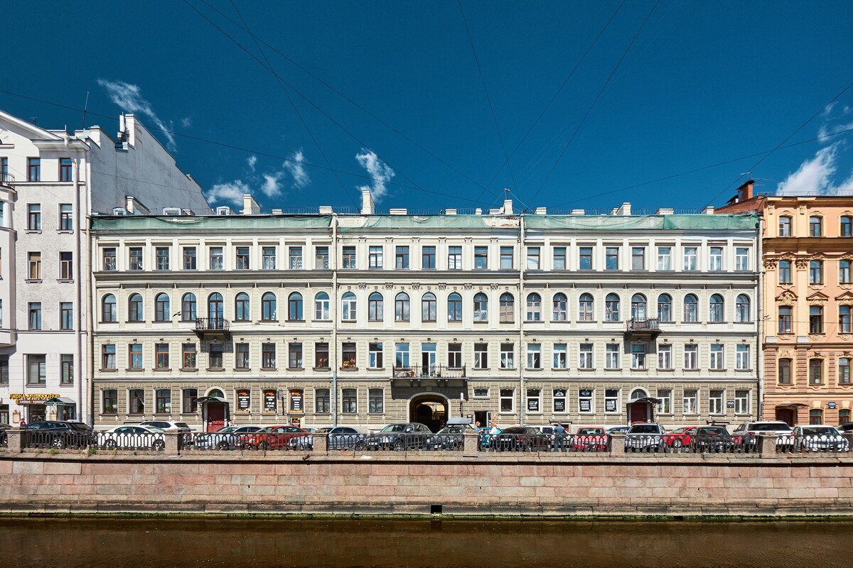 griboedov运河上的公寓