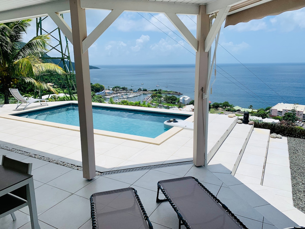 Villa piscine vue exceptionnelle mer et montagne