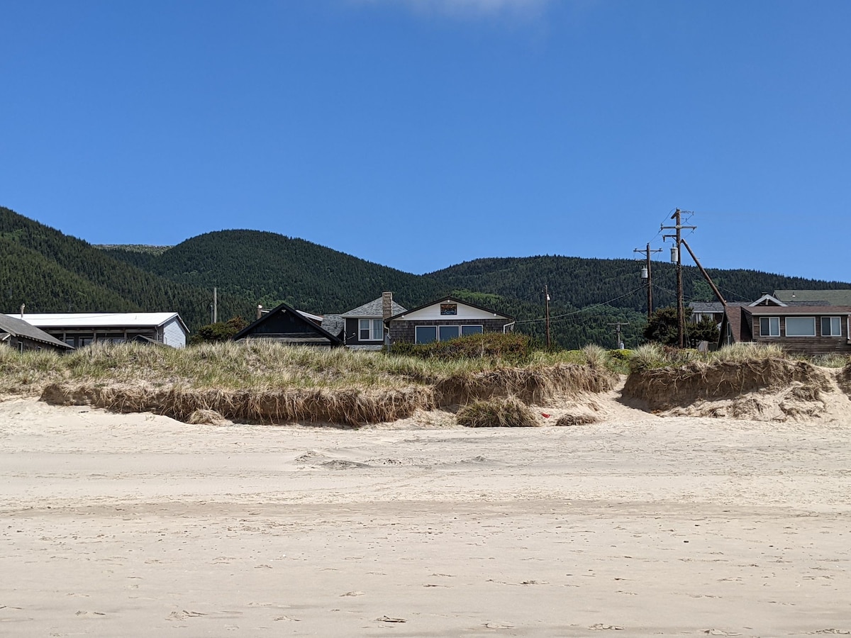 The Gullymonster Oceanfront Beach Cabin