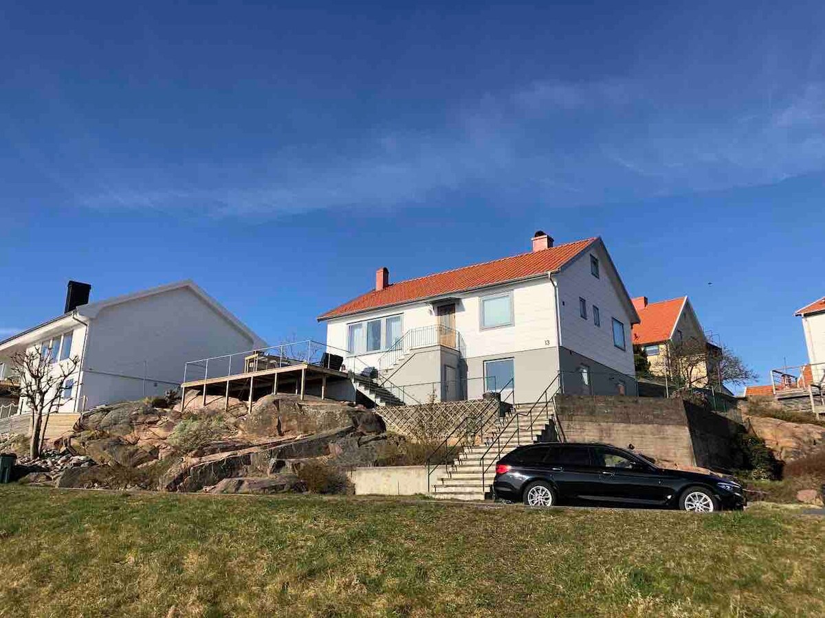 Härligt hus vid havskanten i Hovenäset.