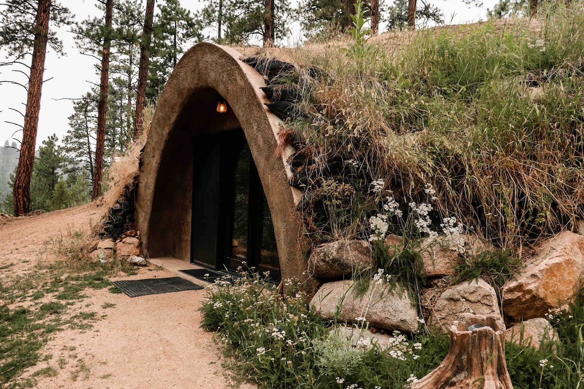 The Hideaway at Creekside Meadows-Hobbit House