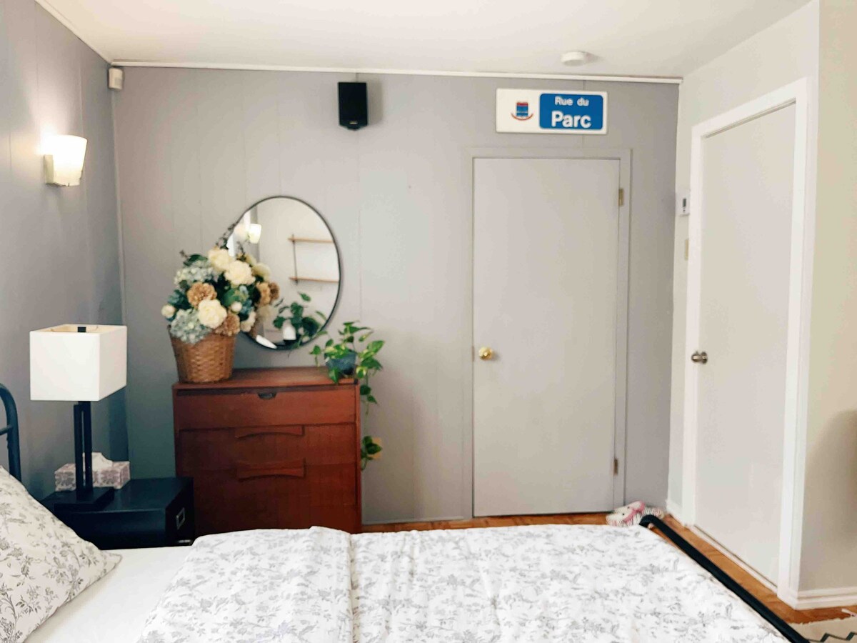 Cozy Room in Montreal (discount)