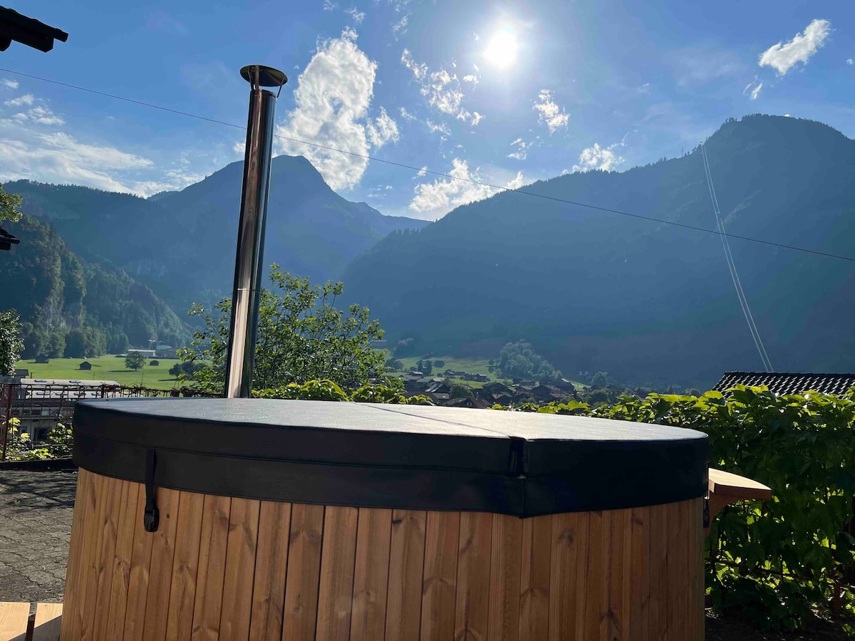 浪漫优质的瑞士私人度假木屋，带热水浴缸