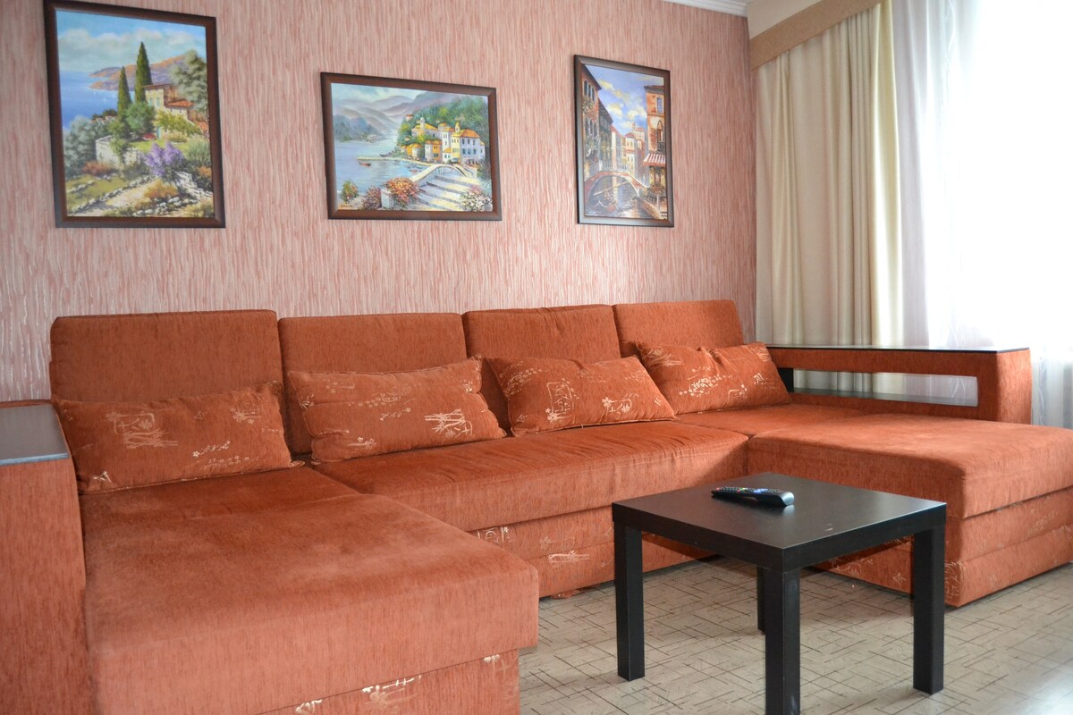 欢迎入住！位于Sportivnaya街的舒适公寓。