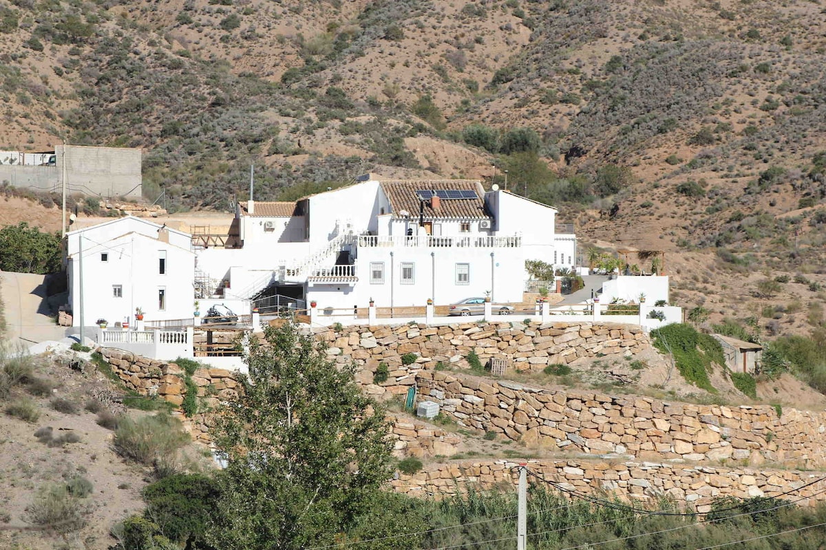 Apartment Rojo in Oria. Hot tub and stunning views