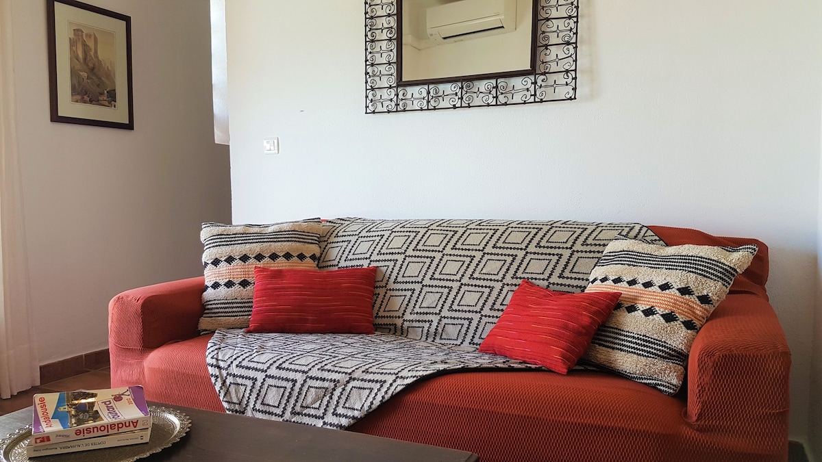漂亮的公寓，带独立露台，可欣赏阿尔罕布拉美景