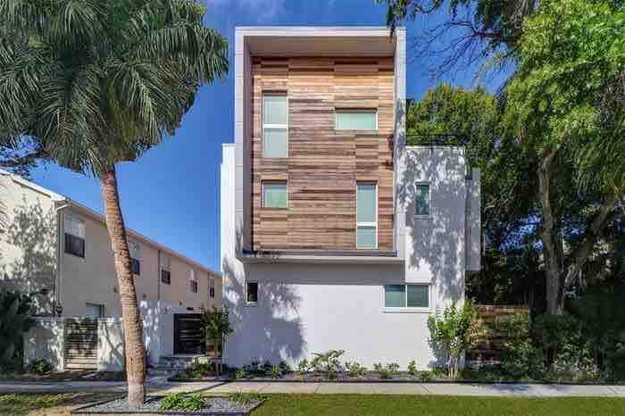 Modern and Spacious Townhouse in Downtown St Pete