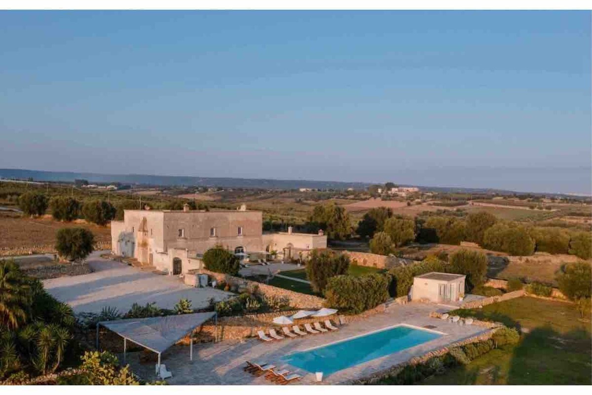 Unique Masseria with pool